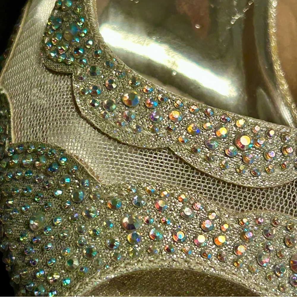 Hot Tomato Sz 7 Silver Glitter High Heels EUC - Picture 12 of 12